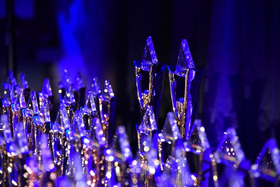 Stevie Awards Trophäen